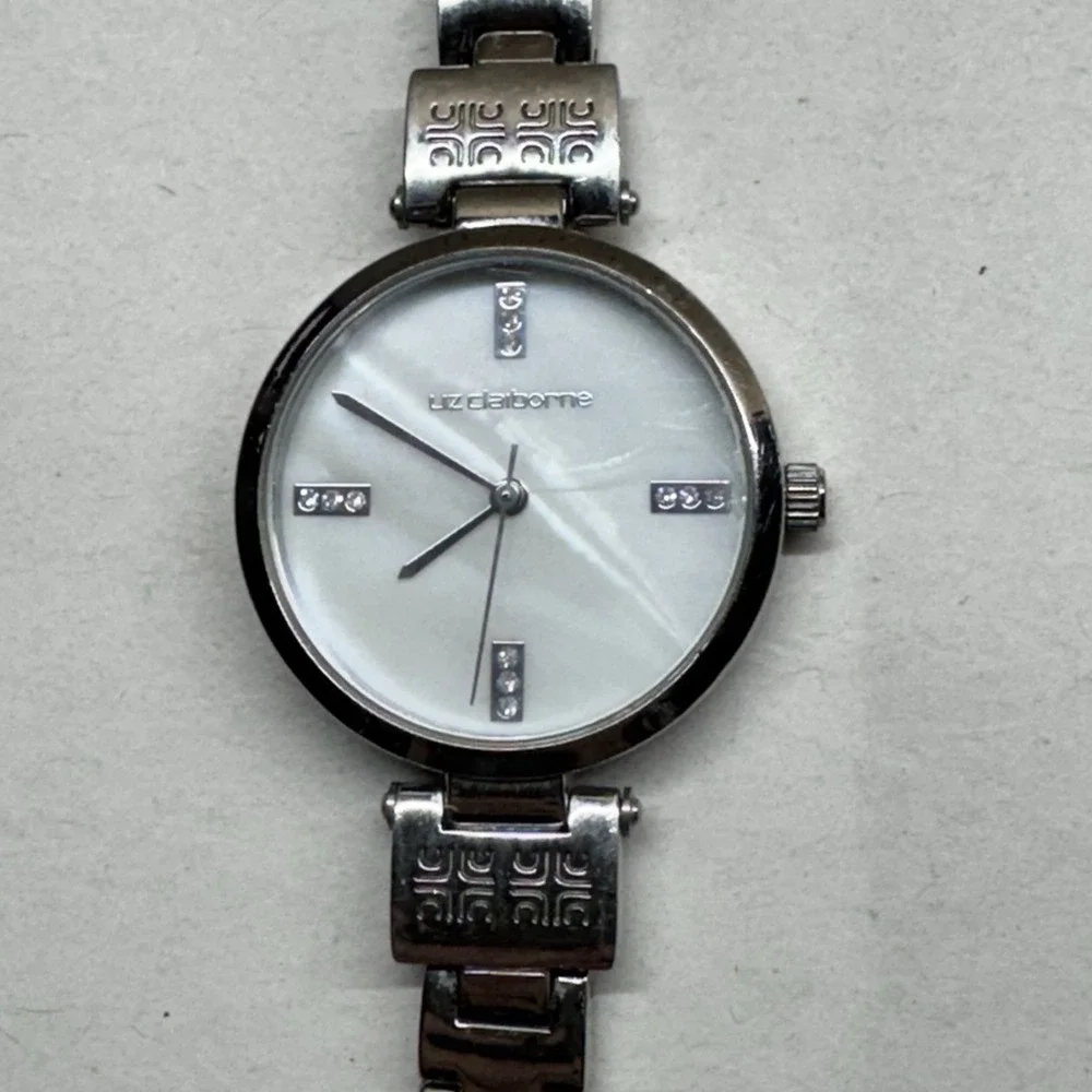 Liz‎ Claiborne LC1135 Silver tone Watch Crystal Dial Japan Movement